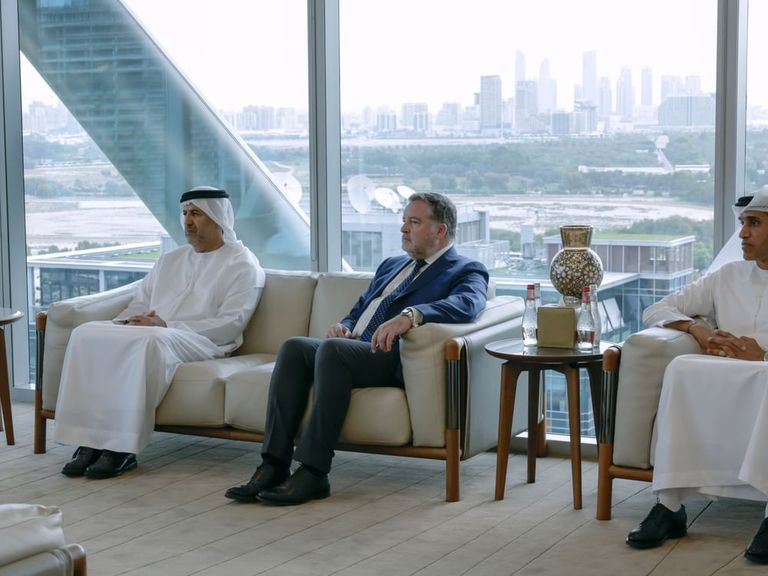 الشيخ مكتوم بن محمد بن راشد آل مكتوم خلال اللقاء