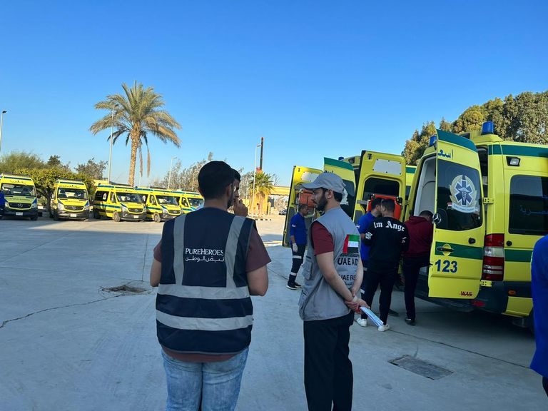 الفريق الإغاثي الإماراتي بمعبر رفح