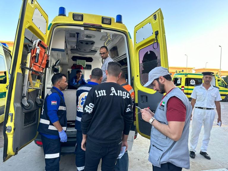 الفريق الإغاثي الإماراتي بمعبر رفح