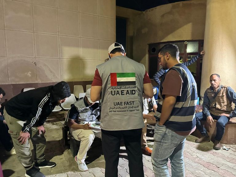 لحظة وصول الطائرة الإماراتية