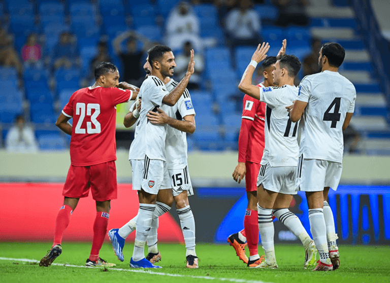 منتخب الإمارات محمد صلاح مع منتخب مصر