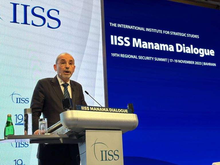 جانب من جلسات حوار المنامة