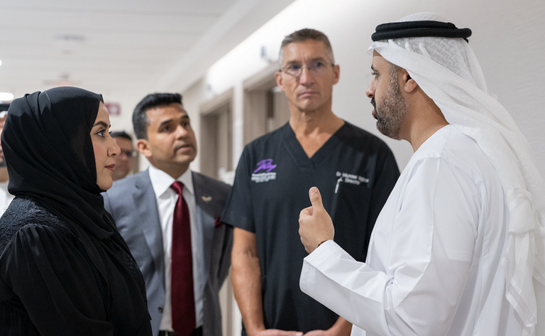 جانب من زيارة الشيخ ذياب بن محمد بن زايد آل نهيان