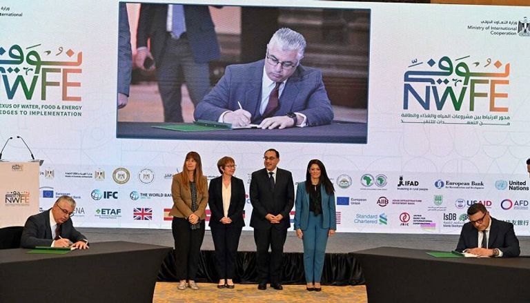 مراسم توقيع اتفاقية تحلية مياه العين السخنة الدكتور مصطفى مدبولي رئيس مجلس الوزراء المصري