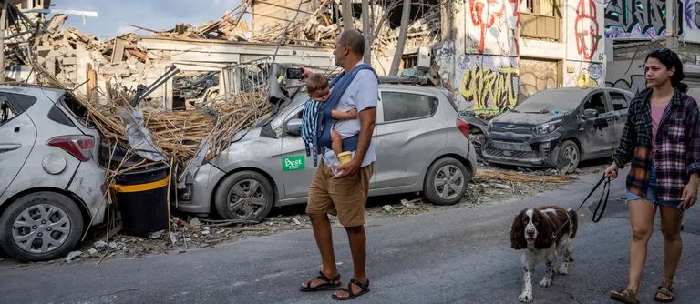 أحد المتاجر في تل أبيب والأرفف خاوية من الخبز