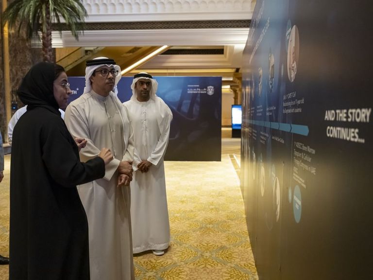 الشيخ منصور بن زايد آل نهيان خلال افتتاح المؤتمر