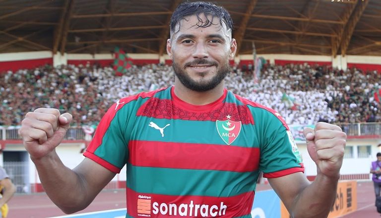 يوسف بلايلي يوسف بلايلي نجم منتخب الجزائر