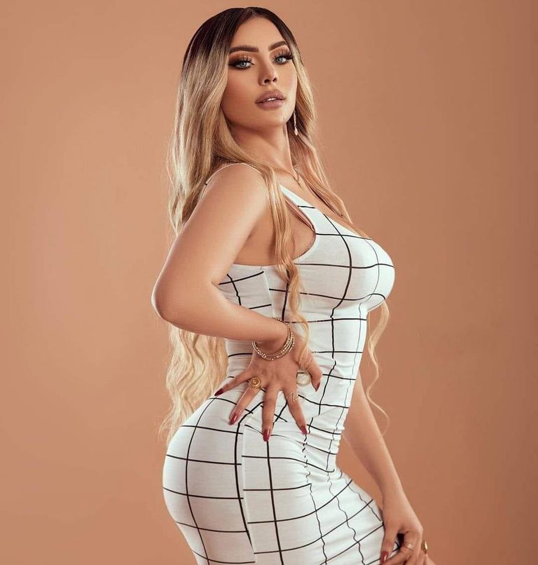 الراقصة حورية