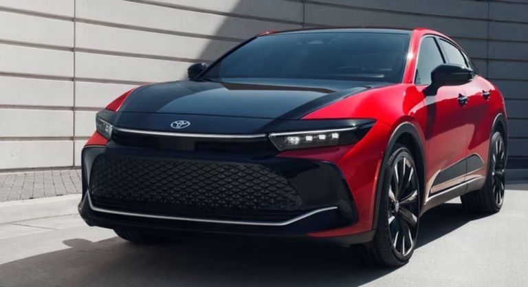 سيارة 2024 Toyota Crown سيارة Toyota Camry 2024