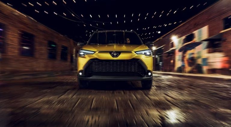 سيارة 2024 Toyota Corolla Cross سيارة Toyota Camry 2024