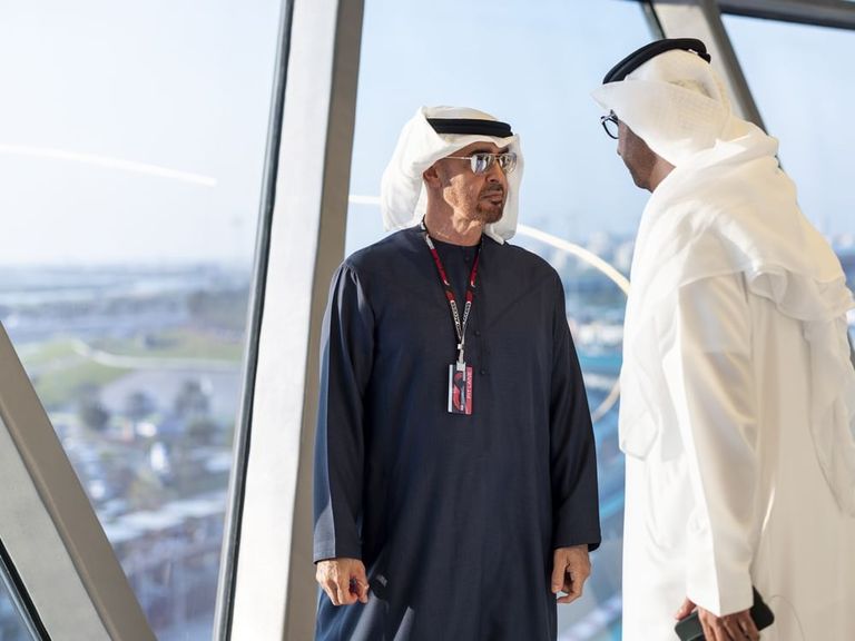 الشيخ محمد بن زايد آل نهيان في سباق جائزة أبوظبي الكبرى الشيخ محمد بن زايد آل نهيان رئيس دولة الإمارات