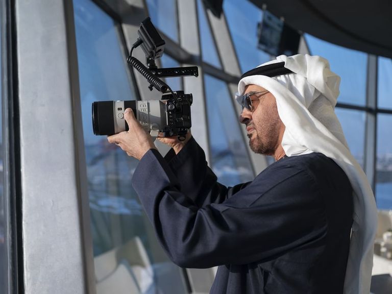 الشيخ محمد بن زايد آل نهيان يشهد سباق جائزة أبوظبي الكبرى الشيخ محمد بن زايد آل نهيان رئيس دولة الإمارات