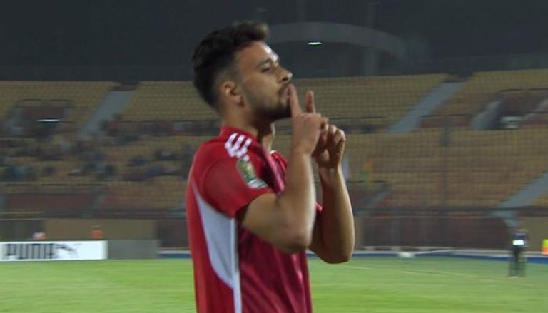 صلاح محسن لاعب الأهلي المصري