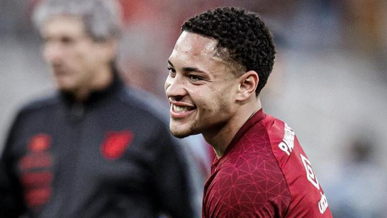 فيتور روكي فيتور روكي لاعب أتلتيكو باراناينسي