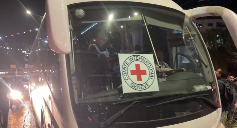 أسير محرر ضمن ثالث أيام الهدنة الإنسانية في غزة