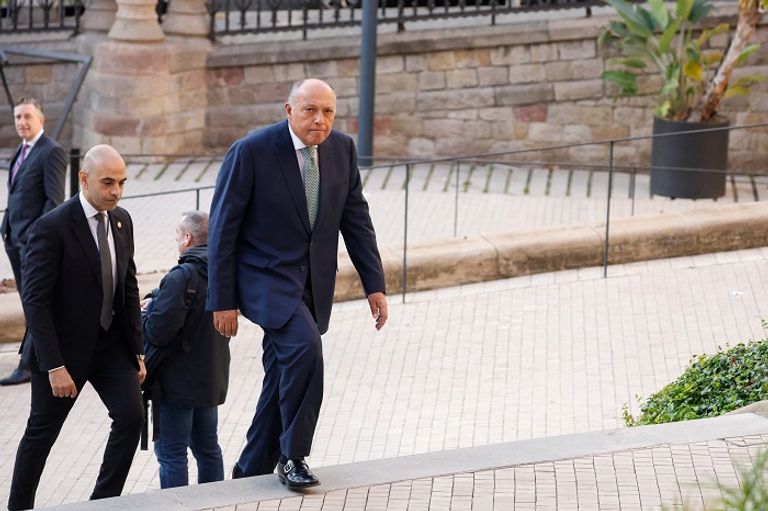 وزير الخارجية المصري لدى وصوله مقر المنتدى في برشلونة