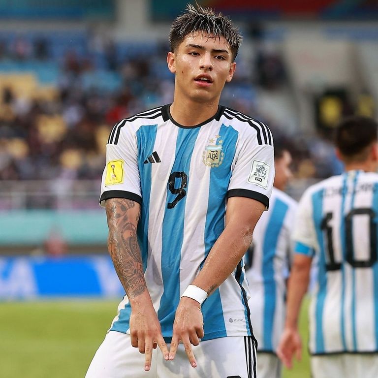 أوغستين روبرتو نجم الأرجنتين هداف كأس العالم للناشئين