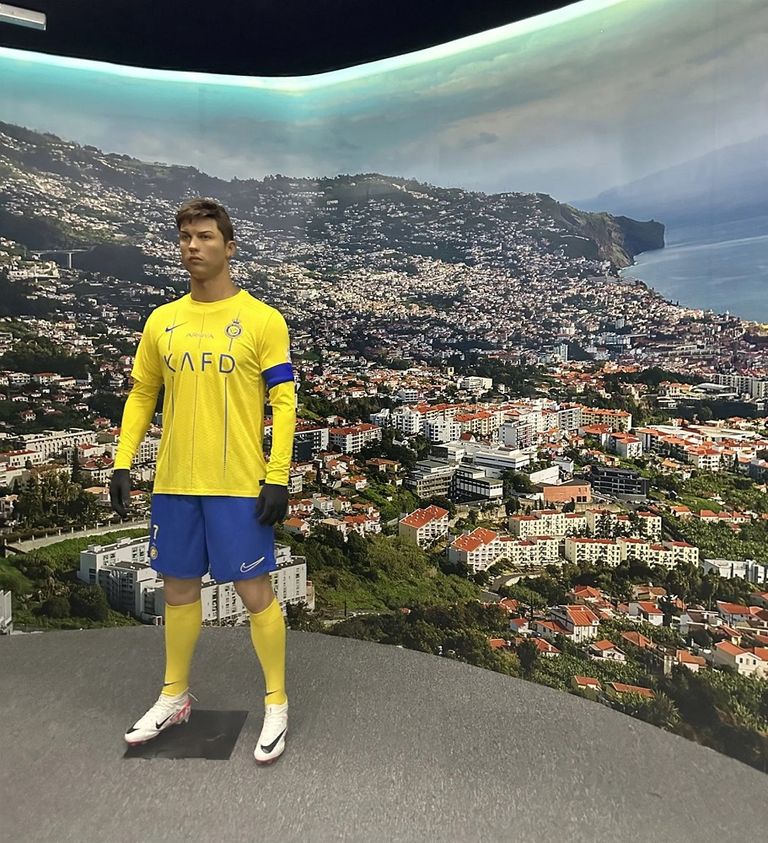 تمثال كريستيانو رونالدو في موسم الرياض تمثال كريستيانو رونالدو