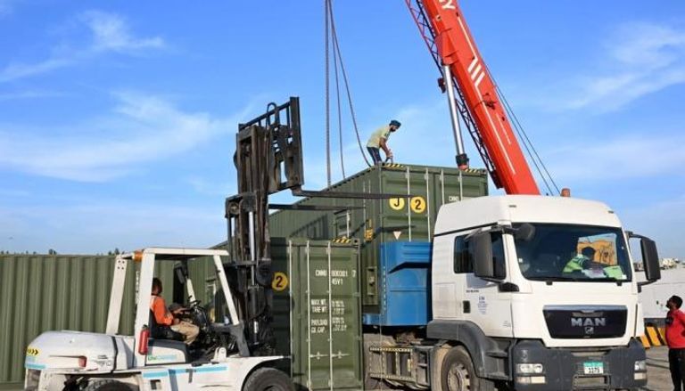 مساعدات إماراتية إلى الشعب الفلسطيني