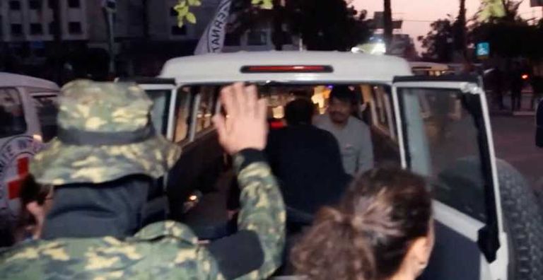 رهينة إسرائيلية أثناء عملية التبادل