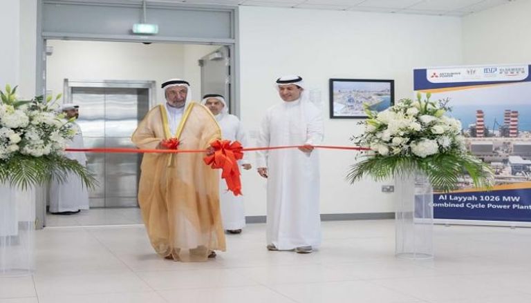 الشيخ سلطان القاسمي يقص شريط افتتاح المبنى الرئيسي بمحطة اللية