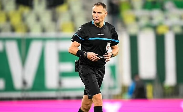 الحكم الموقوف باريس سان جيرمان ونيوكاسل