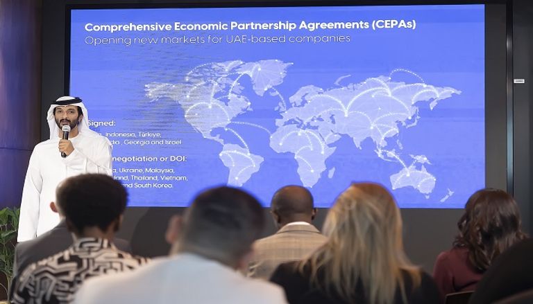 عبدالله بن طوق المري وزير الاقتصاد الإماراتي