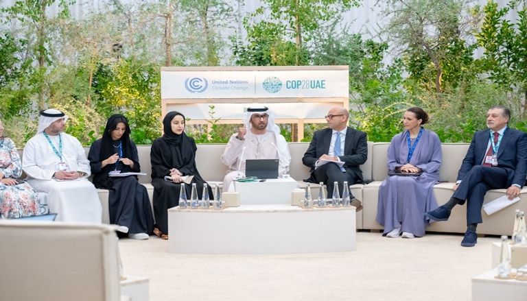 الدكتور سلطان الجابر خلال حضوره مجلس «COP28» للإعلام