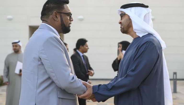 رئيس الإمارات يستقبل رئيس غويانا التعاونية