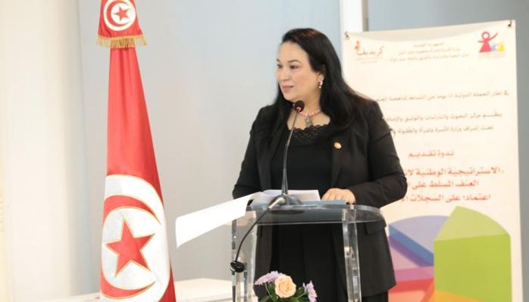 وزيرة المرأة التونسية آمال بلحاج