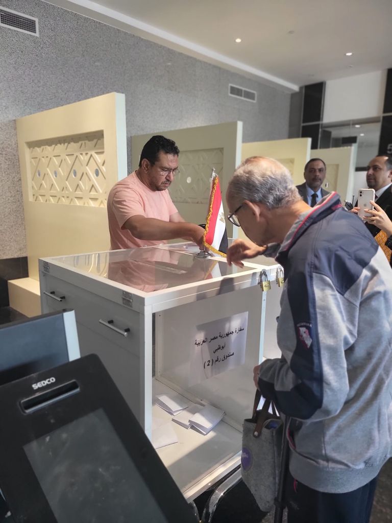 مصريون يقترعون في الانتخابات الرئاسية في الخارج 