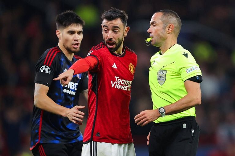 عصبية برونو فيرنانديز هاري ماغواير وبرونو فرنانديز في مانشستر يونايتد