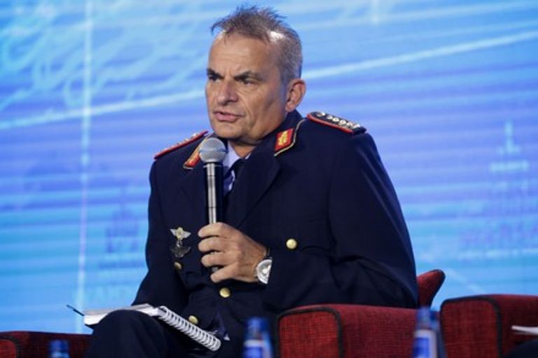 الجنرال كريس باديا