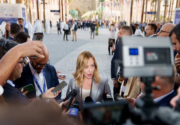 رئيسة الحكومة الإيطالية خلال لقاءها الشيخ محمد بن زايد آل نهيان