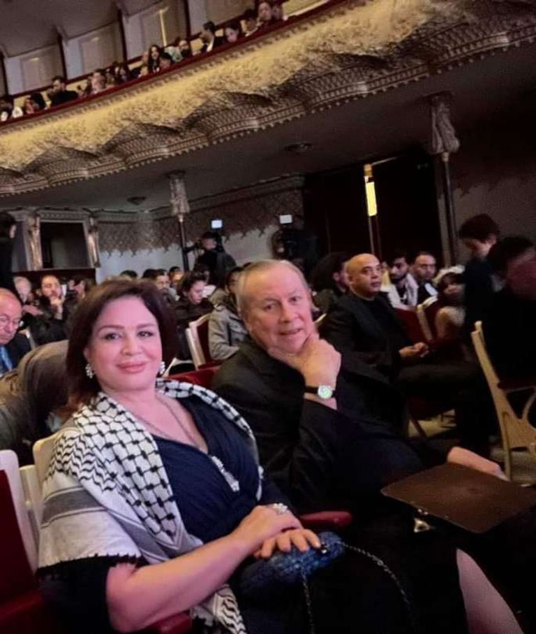 صورة من أمام المسرح البلدي حيث انتظمت التظاهرة