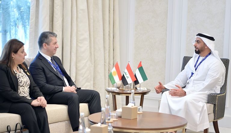 الشيخ منصور بن زايد آل نهيان مع رئيس الوزراء الفيتنامي