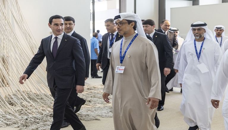 الشيخ منصور بن زايد آل نهيان نائب رئيس دولة الإمارات يلتقي رئيس تركمانستان