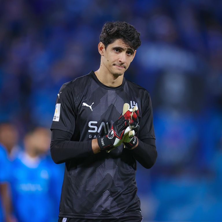ياسين بونو حارس الهلال