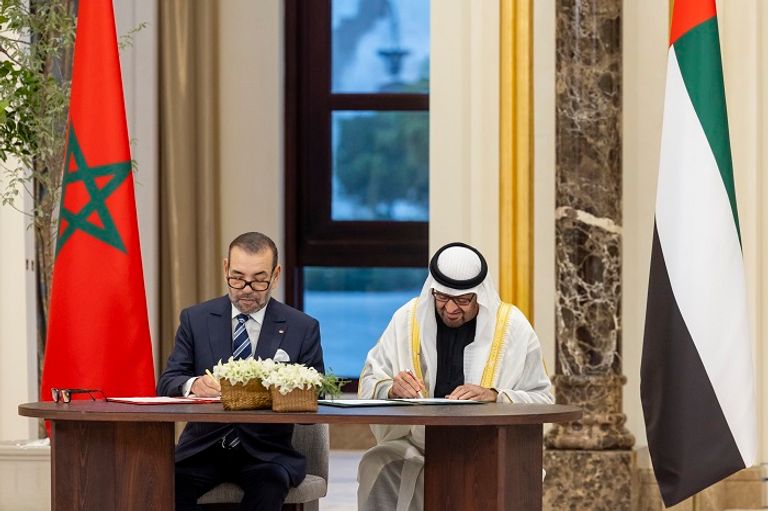 الشيخ محمد بن زايد آل نهيان مع العاهل المغربي