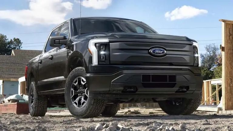 Ford F-150 Lightning الشاحنات المدمجة 2024