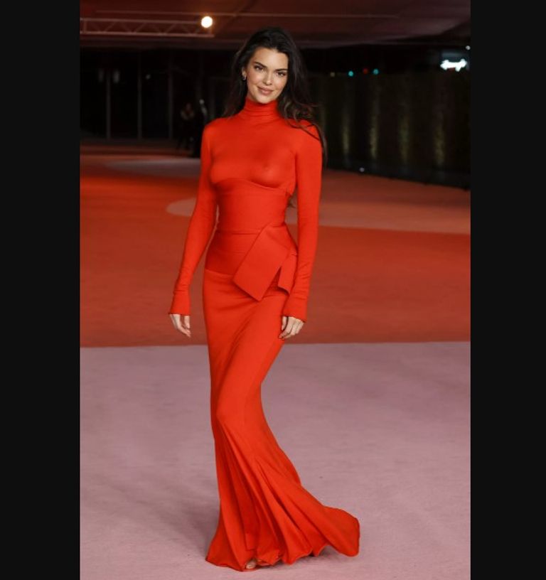 Kendall Jenner من إطلالات المشاهير في الحفل