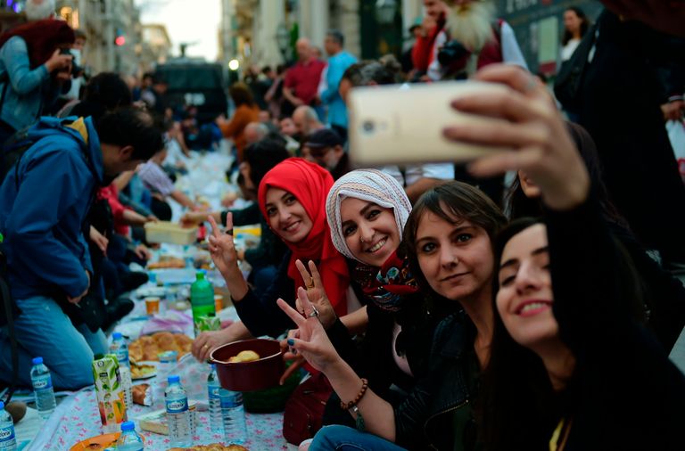 موائد الإفطار في تركيا