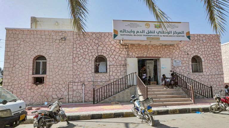 مركبات لتعزيز مراكز الشرطة في اليمن