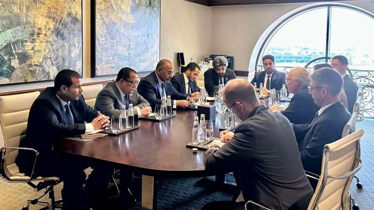 السفينة التجارية «غلاكسي ليدر» التي قرصنها الحوثيون في البحر الأحمر