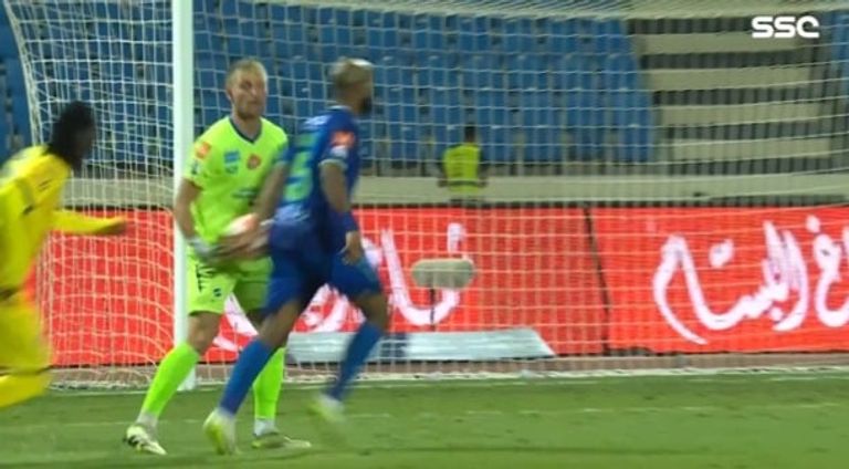 فهد الحربي جانب من مباراة الحزم والفتح في الدوري السعودي