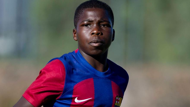 تشوكوبونكم أليخاندرو أوفيدو لاعب برشلونة الواعد