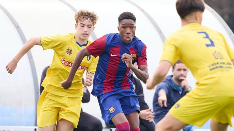 سما نوموكو أليخاندرو أوفيدو لاعب برشلونة الواعد