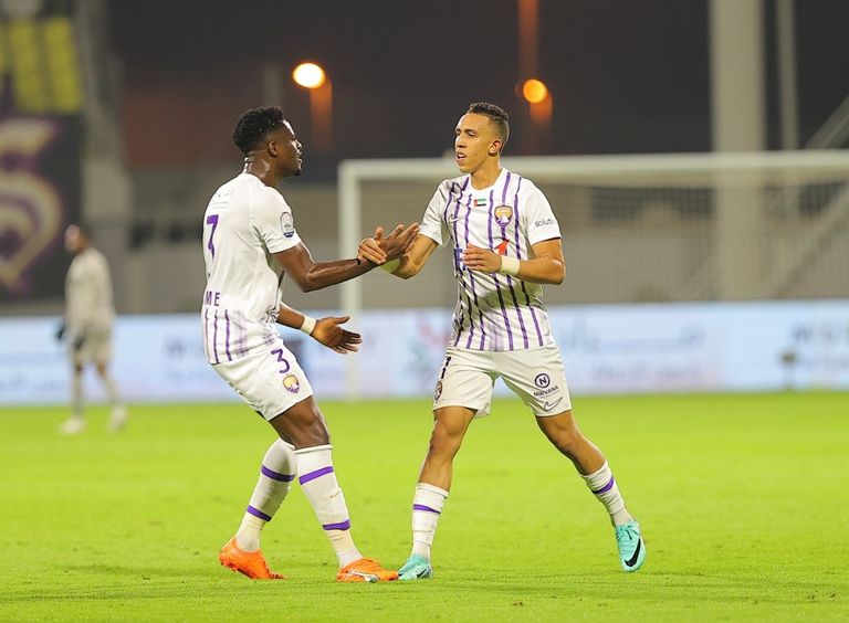 من فوز الشارقة على حتا في الدوري الإماراتي