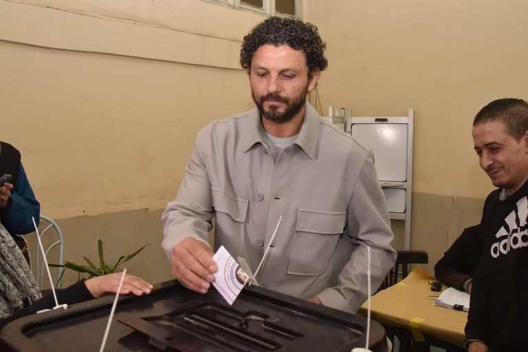 الرياضيون يدلون بأصواتهم في انتخابات الرئاسة المصرية عماد متعب نجم الأهلي السابق