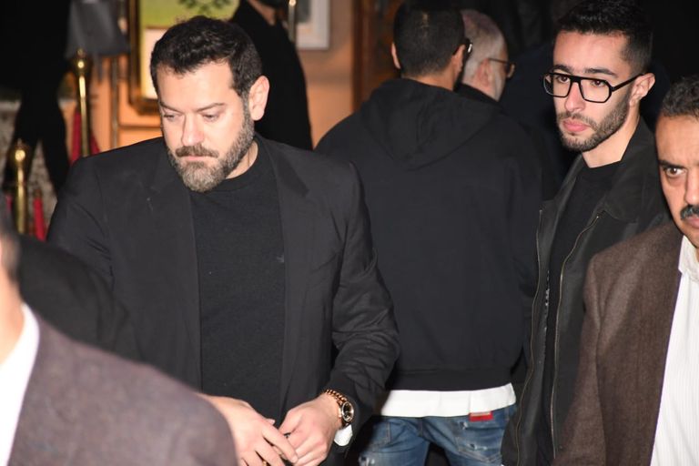 عمرو يوسف في عزاء شقيق أحمد حلمي